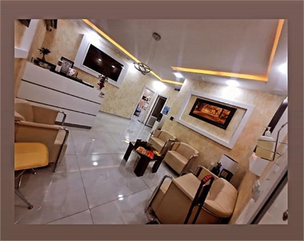 دکتر روزبه آریا - دندانپزشکی در اکباتان