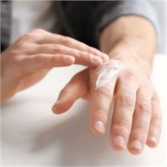 برای خشکی پوست ناشی از زیاد شستن دست‌ها چه کنیم؟