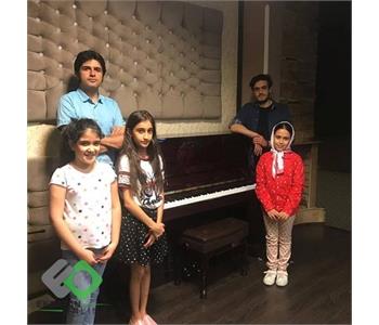 امید نیک بین - تدریس خصوصی گیتار و پیانو در اکباتان 4