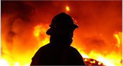 نجات 40 نفر از میان شعله های آتش در شهرک اکباتان!!