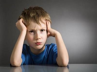 5 نشانه‌ی اولیه که خبر از مشکلات روانی در کودکان میدهند